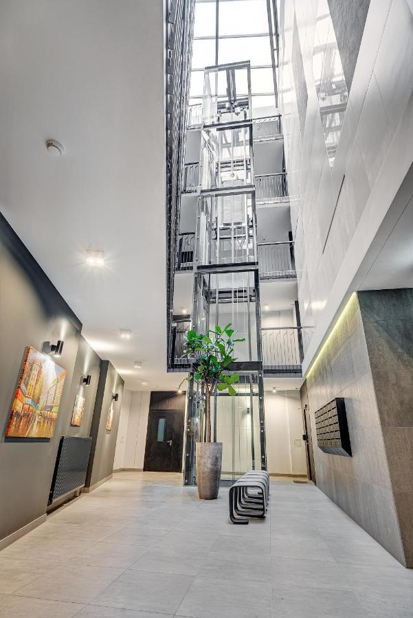 Happy Inn Presidential, Self Check-In, Parking In The Underground Garage Vilnius Bagian luar foto