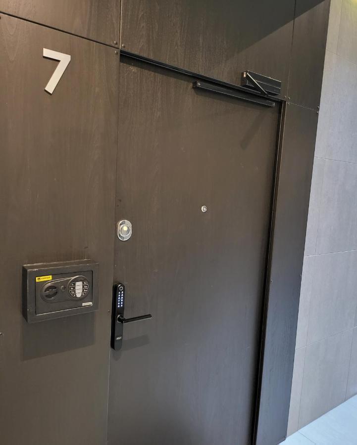 Happy Inn Presidential, Self Check-In, Parking In The Underground Garage Vilnius Bagian luar foto